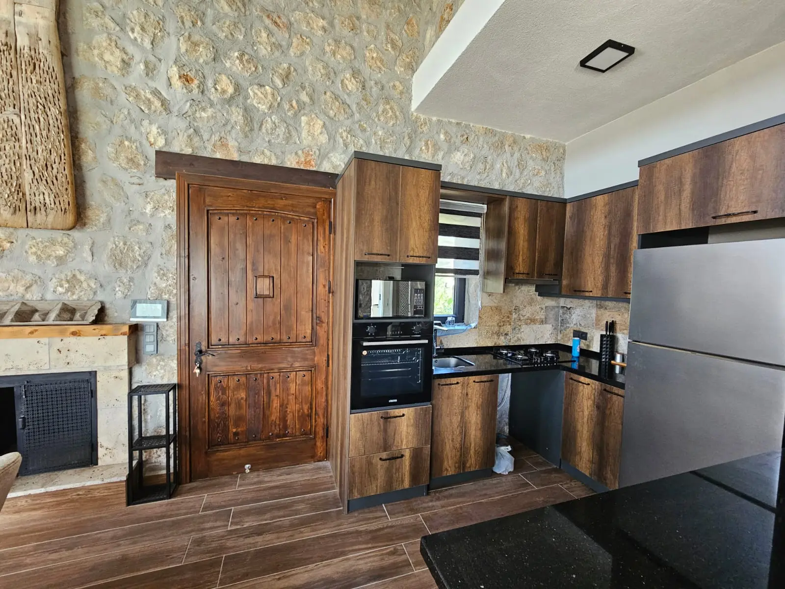Fitted kitchen